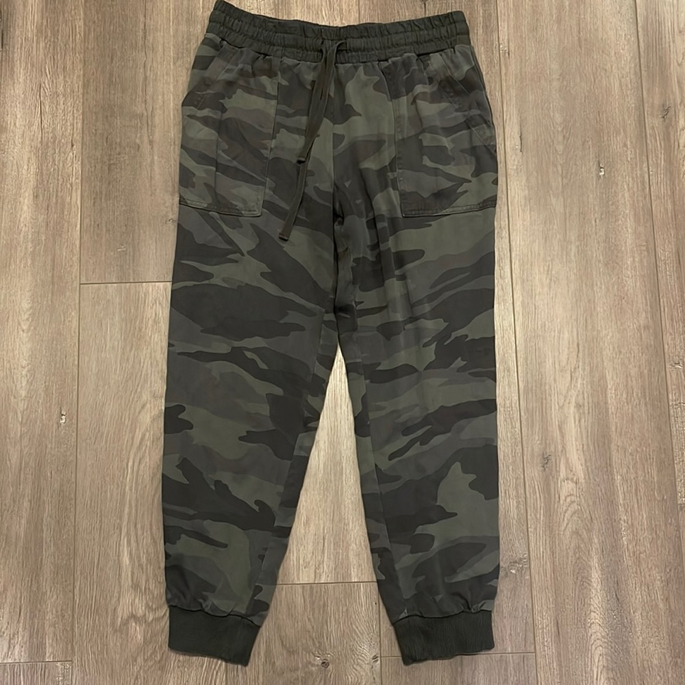 Splendid Camo Jogger